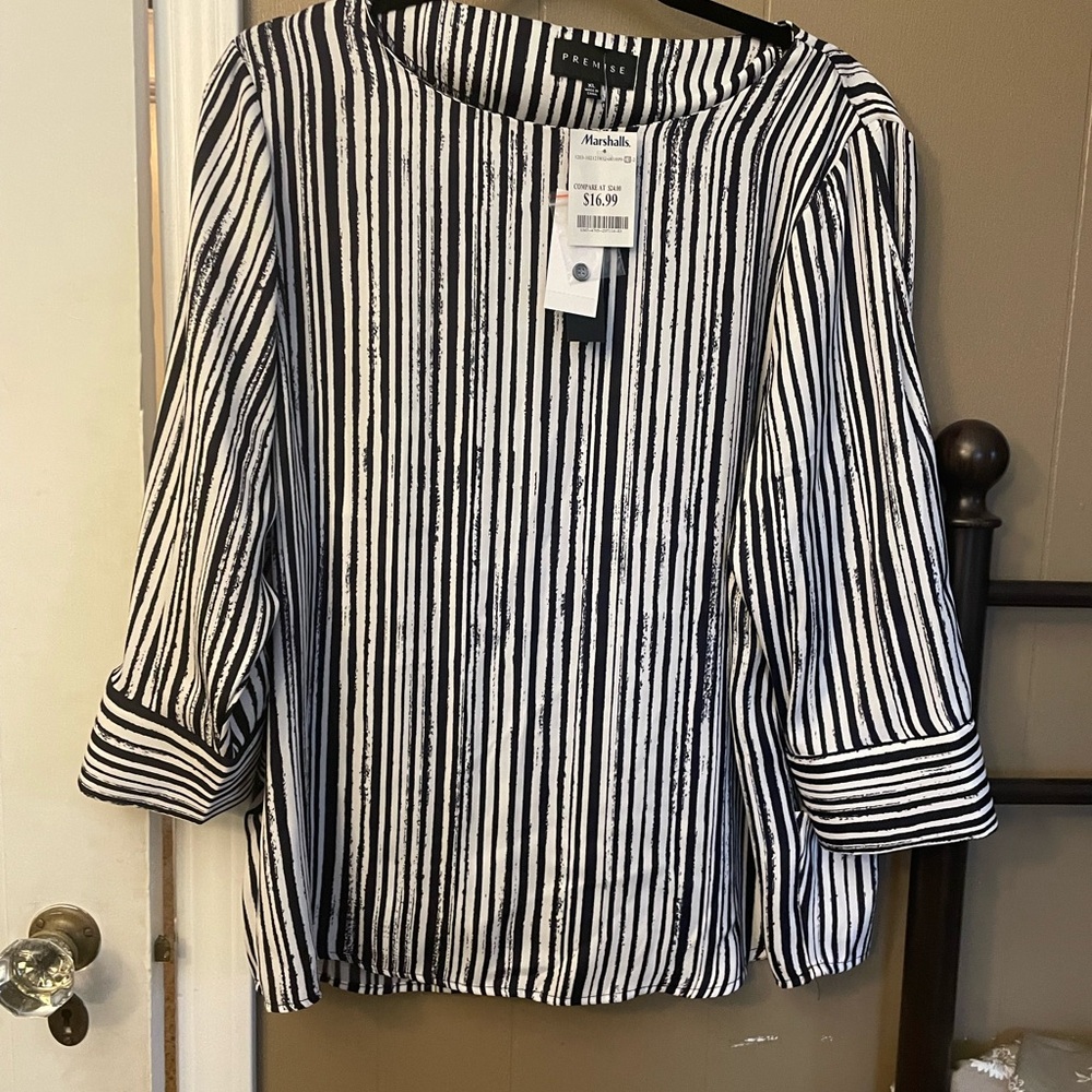 Black and white top